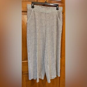 Max Studio Black and White Striped Pants